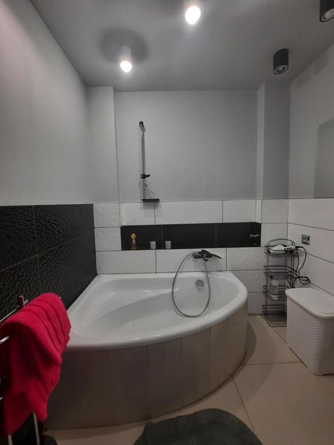 Apartament Zorzy Przy Instytucie Kardiologii Anin Warsaw Exterior photo