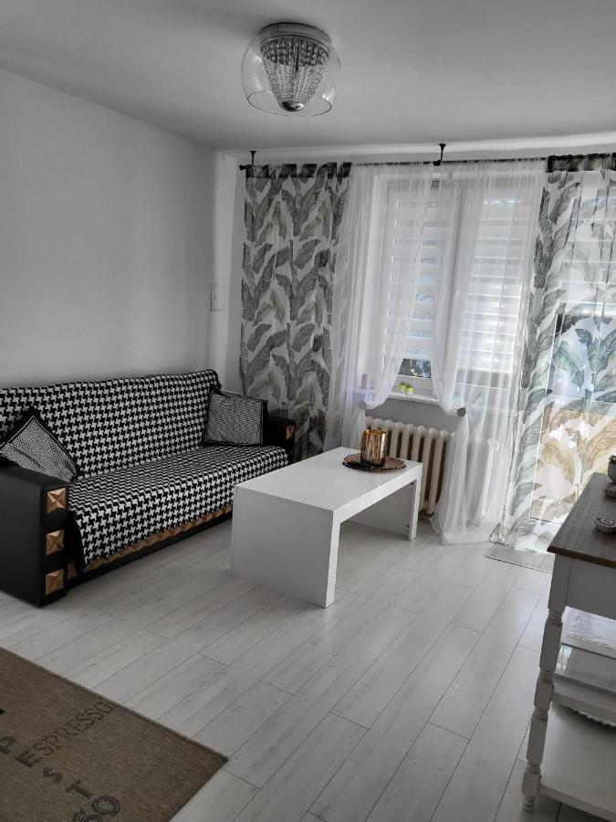 Apartament Zorzy Przy Instytucie Kardiologii Anin Warsaw Exterior photo